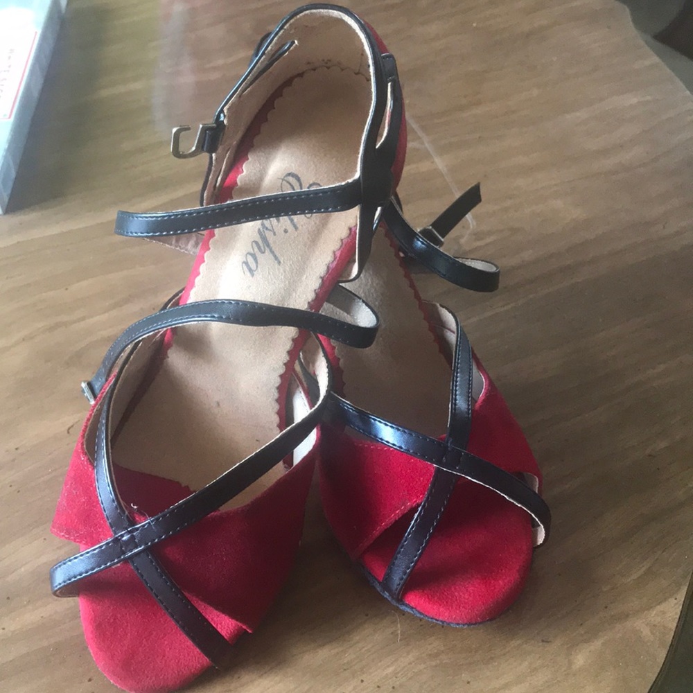 Size 7 suede bottom dance shoes